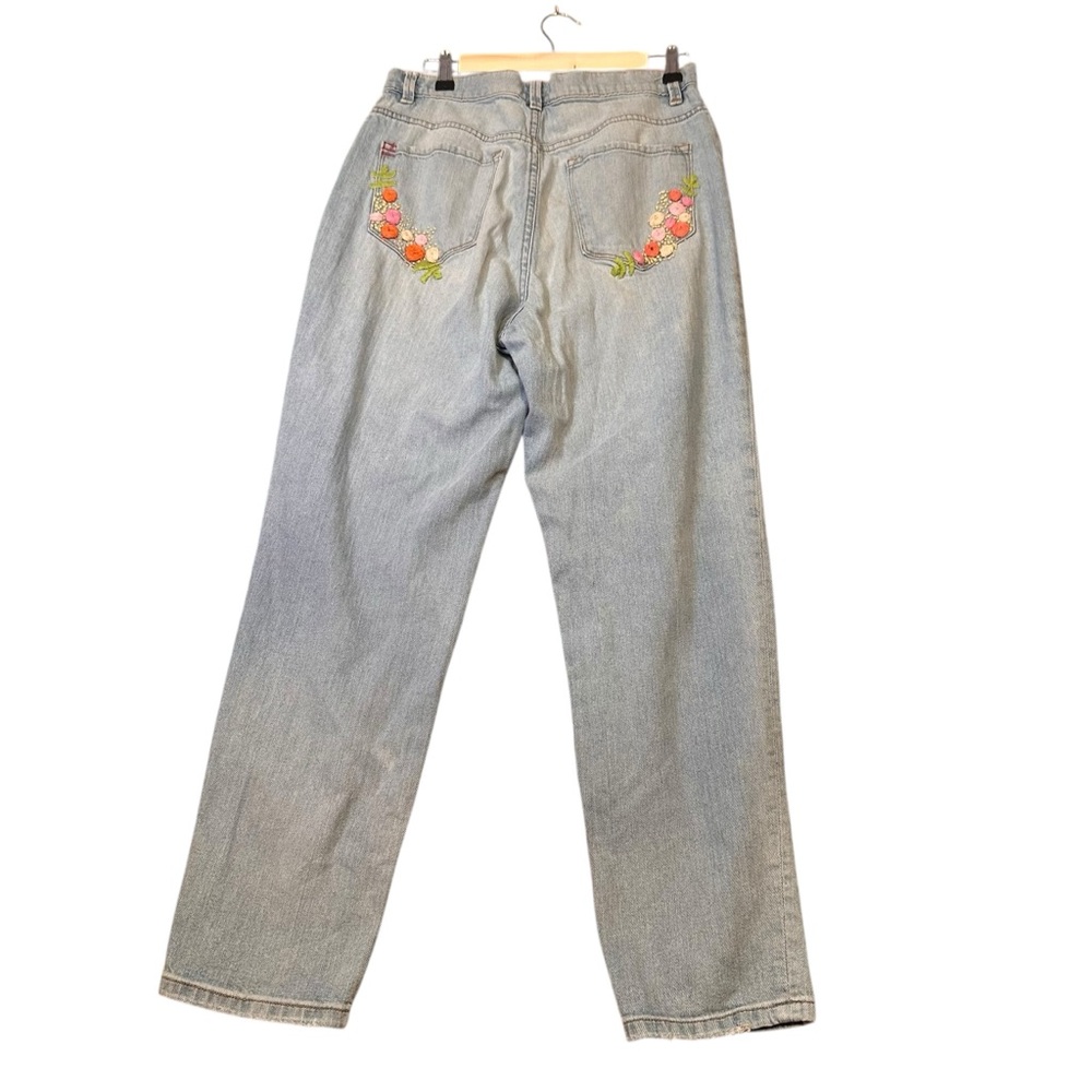 BDG Urban Outfitters Mom Jeans 30W‎ High Rise Light Wash Embroidered Floral Y2K